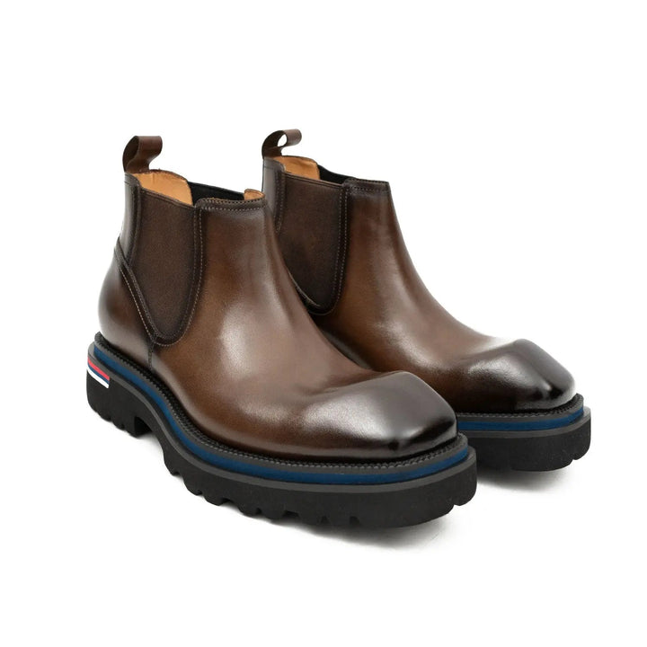 DV DIVINCH men’s shoes, handcrafted leather shoes, calfskin footwear, men’s designer shoes, leather dress shoes, brogue shoes, Derby shoes, Oxford shoes, monk strap shoes, Chelsea boots, lug sole footwear