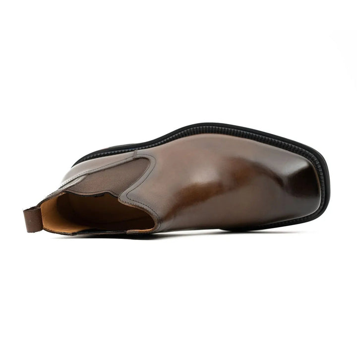 DV DIVINCH men’s shoes, handcrafted leather shoes, calfskin footwear, men’s designer shoes, leather dress shoes, brogue shoes, Derby shoes, Oxford shoes, monk strap shoes, Chelsea boots, lug sole footwear