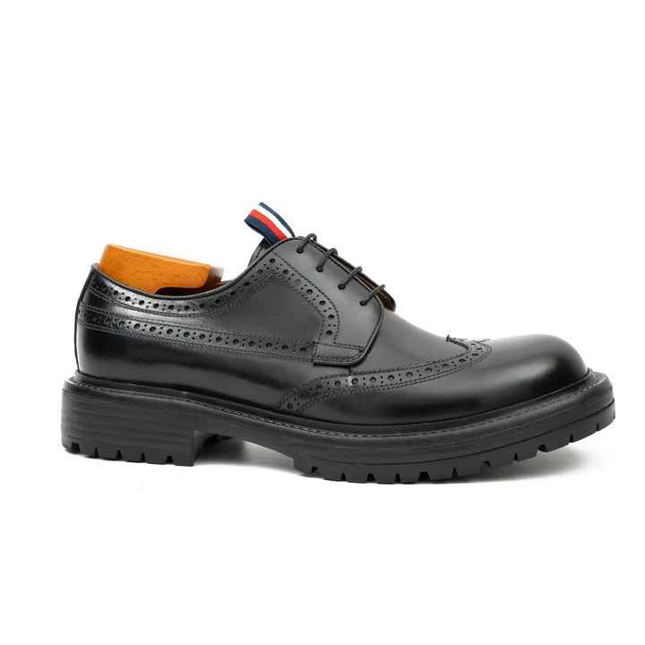 DV DIVINCH men’s shoes, handcrafted leather shoes, calfskin footwear, men’s designer shoes, leather dress shoes, brogue shoes, Derby shoes, Oxford shoes, monk strap shoes, Chelsea boots, lug sole footwear