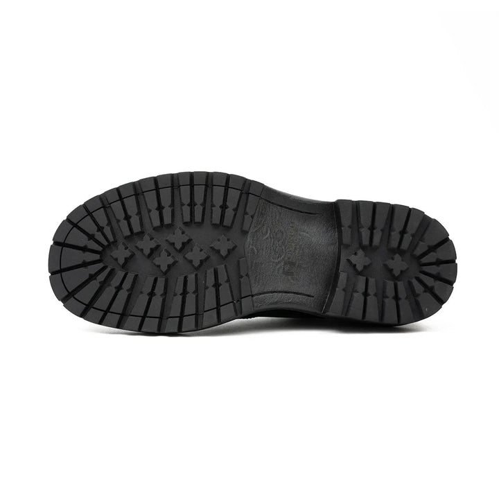DV DIVINCH men’s shoes, handcrafted leather shoes, calfskin footwear, men’s designer shoes, leather dress shoes, brogue shoes, Derby shoes, Oxford shoes, monk strap shoes, Chelsea boots, lug sole footwear