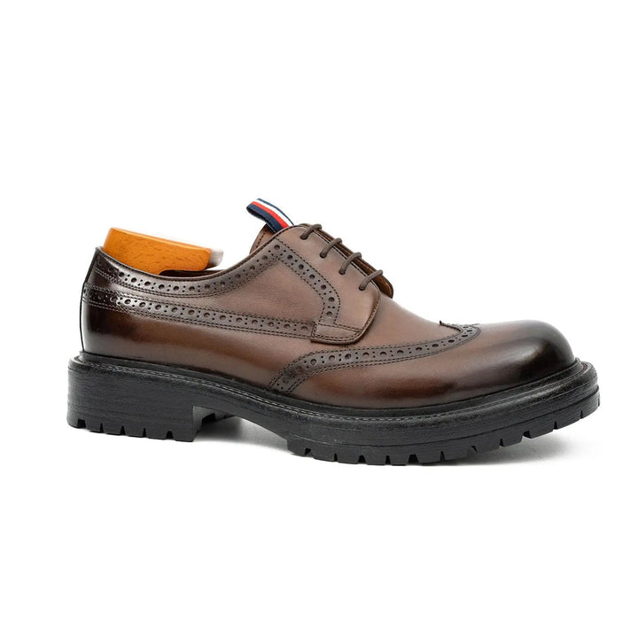 DV DIVINCH men’s shoes, handcrafted leather shoes, calfskin footwear, men’s designer shoes, leather dress shoes, brogue shoes, Derby shoes, Oxford shoes, monk strap shoes, Chelsea boots, lug sole footwear