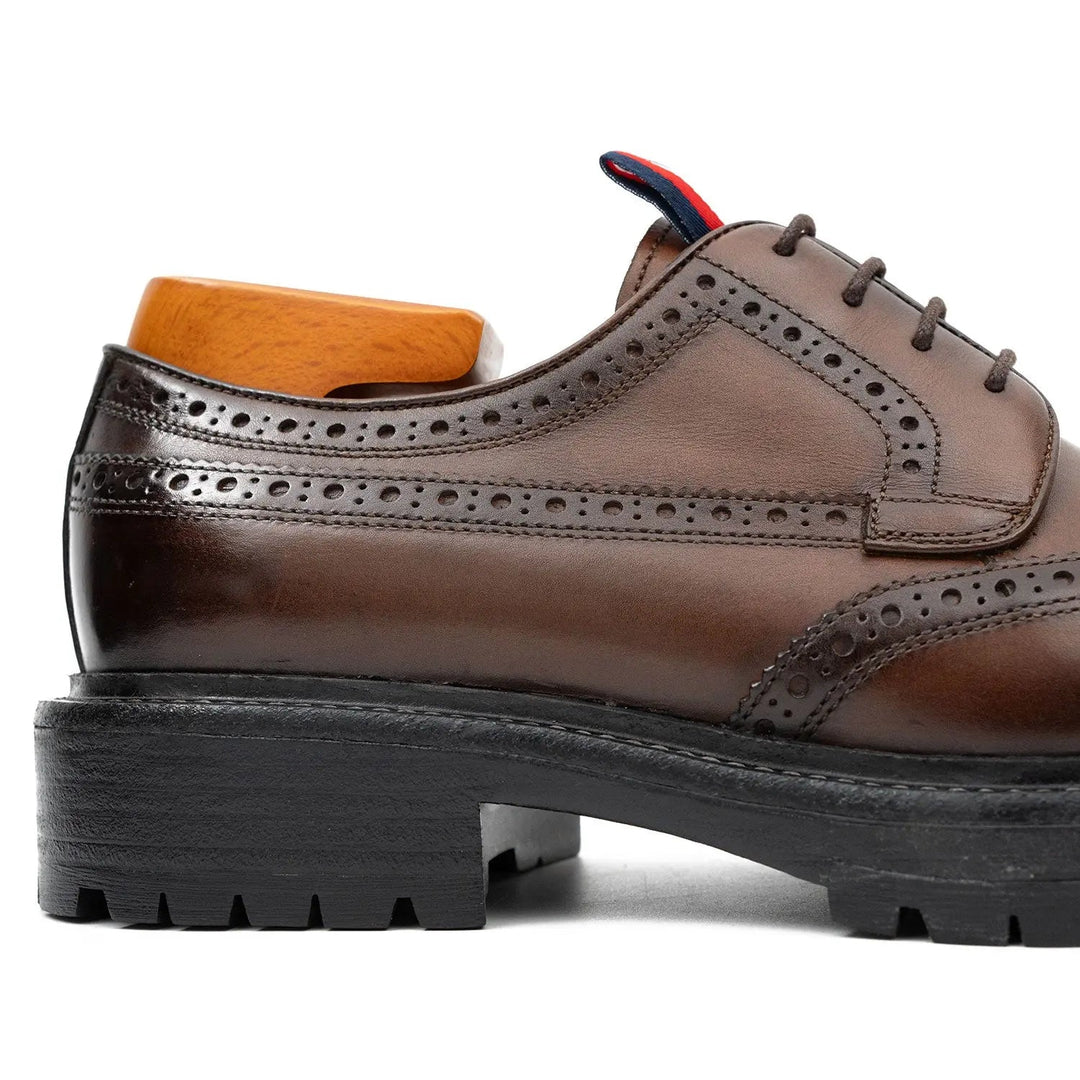 DV DIVINCH men’s shoes, handcrafted leather shoes, calfskin footwear, men’s designer shoes, leather dress shoes, brogue shoes, Derby shoes, Oxford shoes, monk strap shoes, Chelsea boots, lug sole footwear