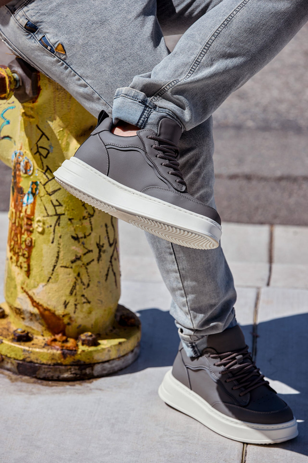 CALTO - Q432 - 2.6 Inches Taller Lightweight (Grey/White Sole) - Chunky Sole Sneakers