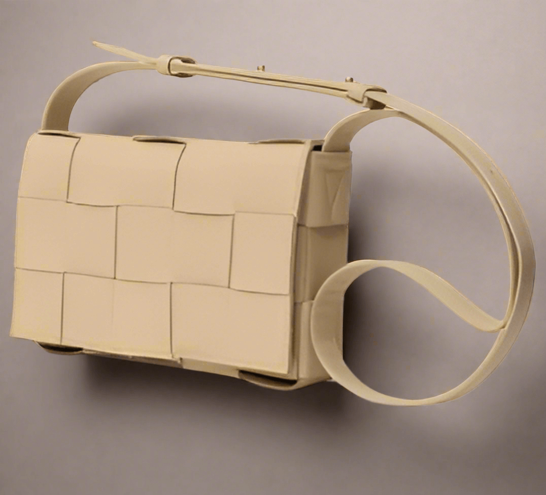 Bottega Veneta women's BEIGE LEATHER HANDBAG