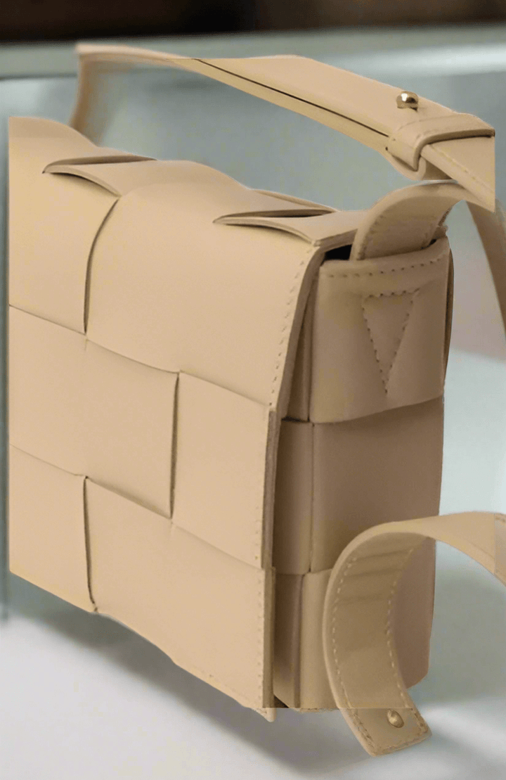 Bottega Veneta women's BEIGE LEATHER HANDBAG