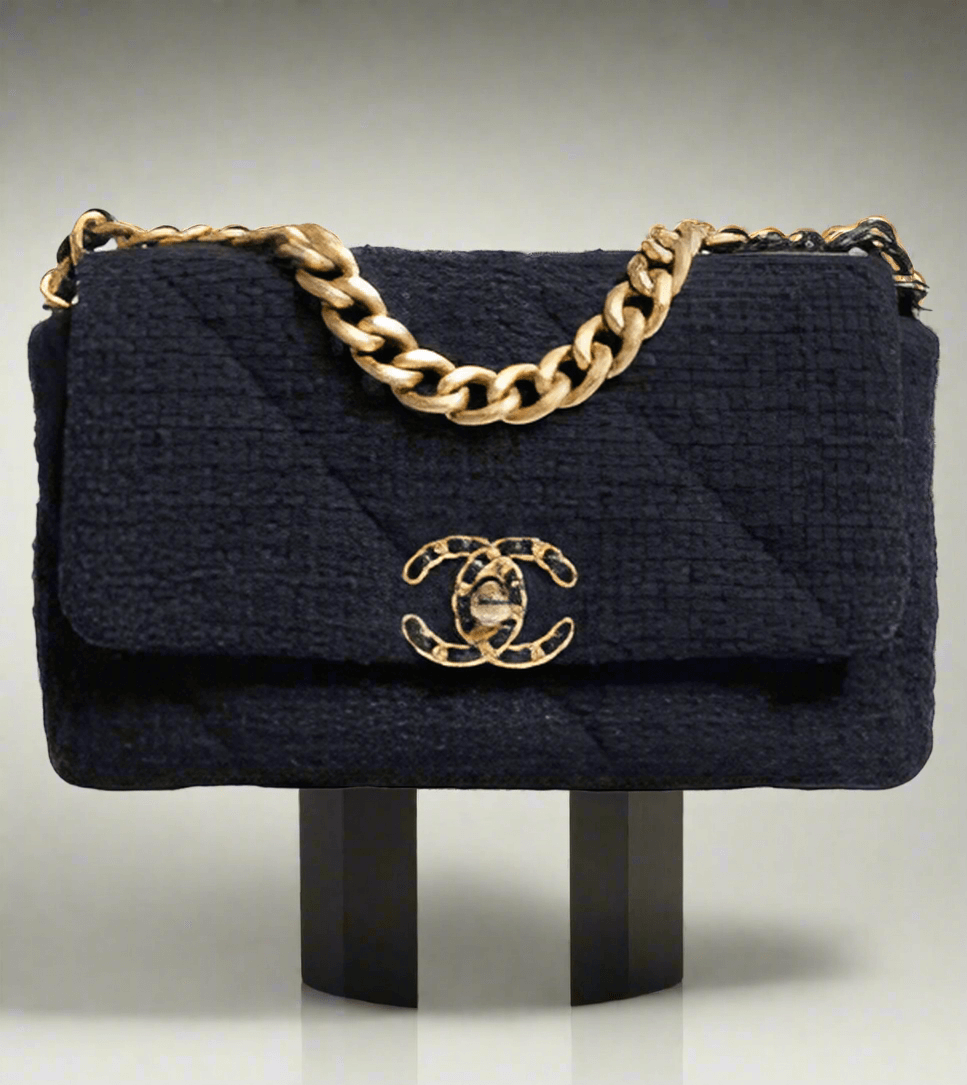 Preloved CHANEL classic quilted handbag front view Authentic CHANEL black leather flap bag CHANEL gold chain shoulder bag – preloved Vintage CHANEL logo clutch purse Secondhand CHANEL luxury tote with dust bag