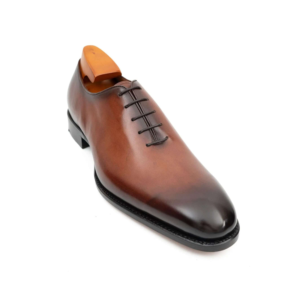 Seamless Goodyear men is Oxford dress shoes in rich brown calfskin, featuring a sleek design with classic lacing.