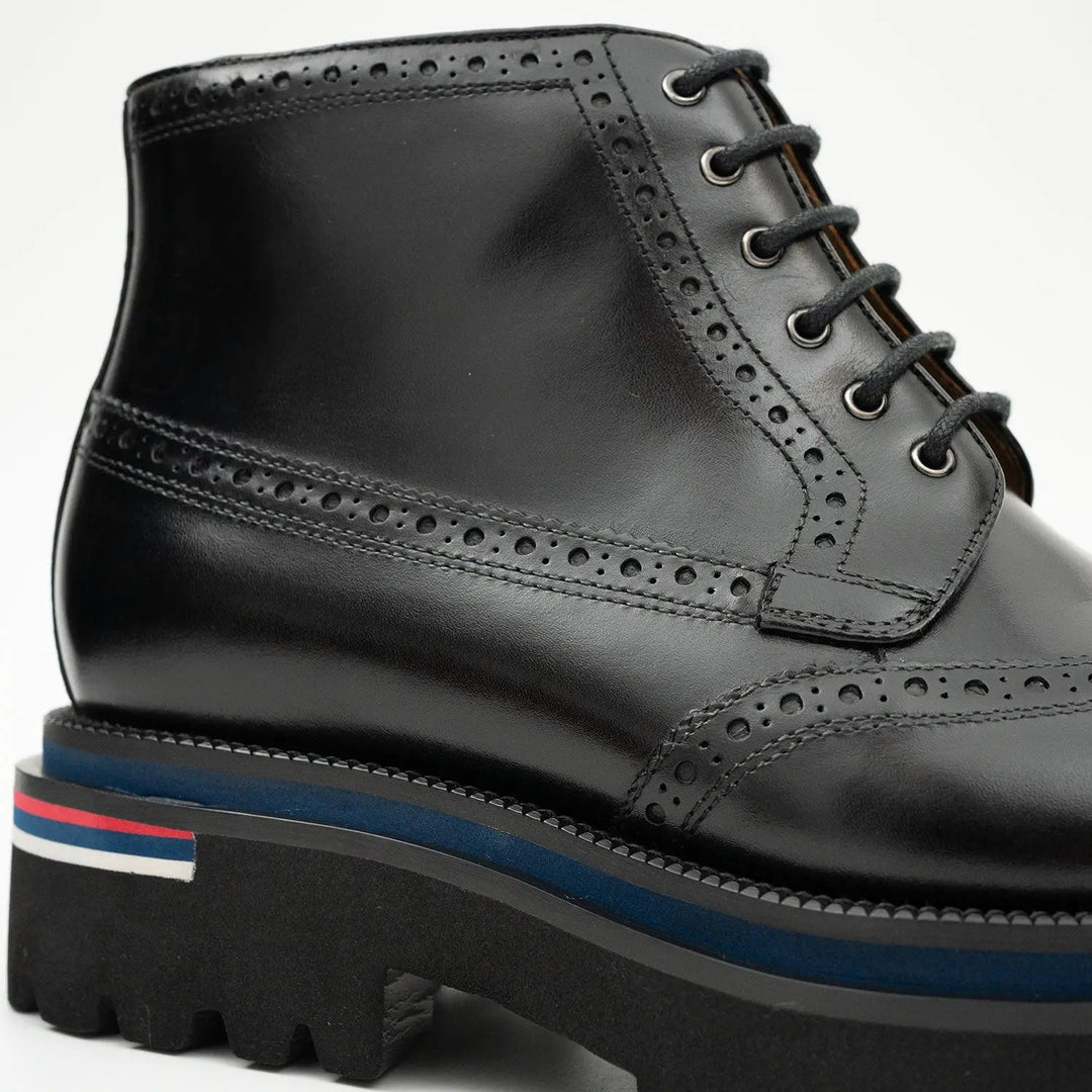 DV DIVINCH men’s shoes, handcrafted leather shoes, calfskin footwear, men’s designer shoes, leather dress shoes, brogue shoes, Derby shoes, Oxford shoes, monk strap shoes, Chelsea boots, lug sole footwear