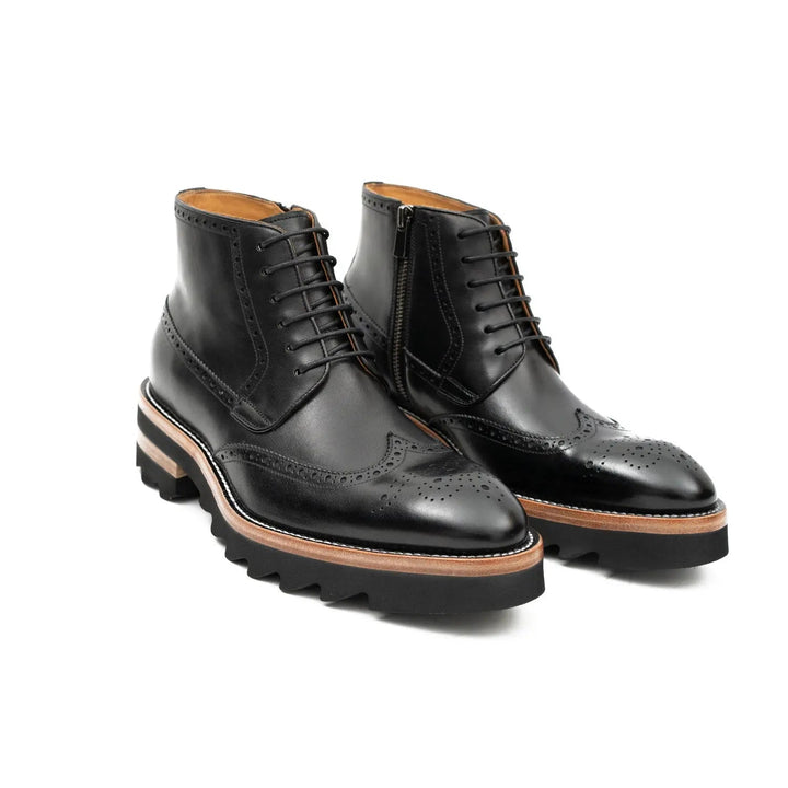 DV DIVINCH men’s shoes, handcrafted leather shoes, calfskin footwear, men’s designer shoes, leather dress shoes, brogue shoes, Derby shoes, Oxford shoes, monk strap shoes, Chelsea boots, lug sole footwear