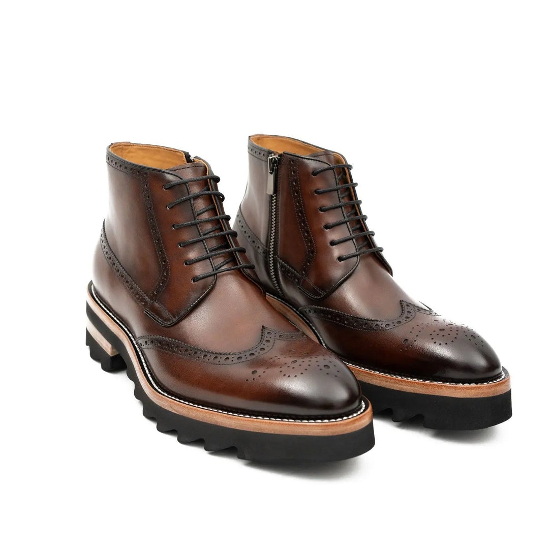 DV DIVINCH men’s shoes, handcrafted leather shoes, calfskin footwear, men’s designer shoes, leather dress shoes, brogue shoes, Derby shoes, Oxford shoes, monk strap shoes, Chelsea boots, lug sole footwear