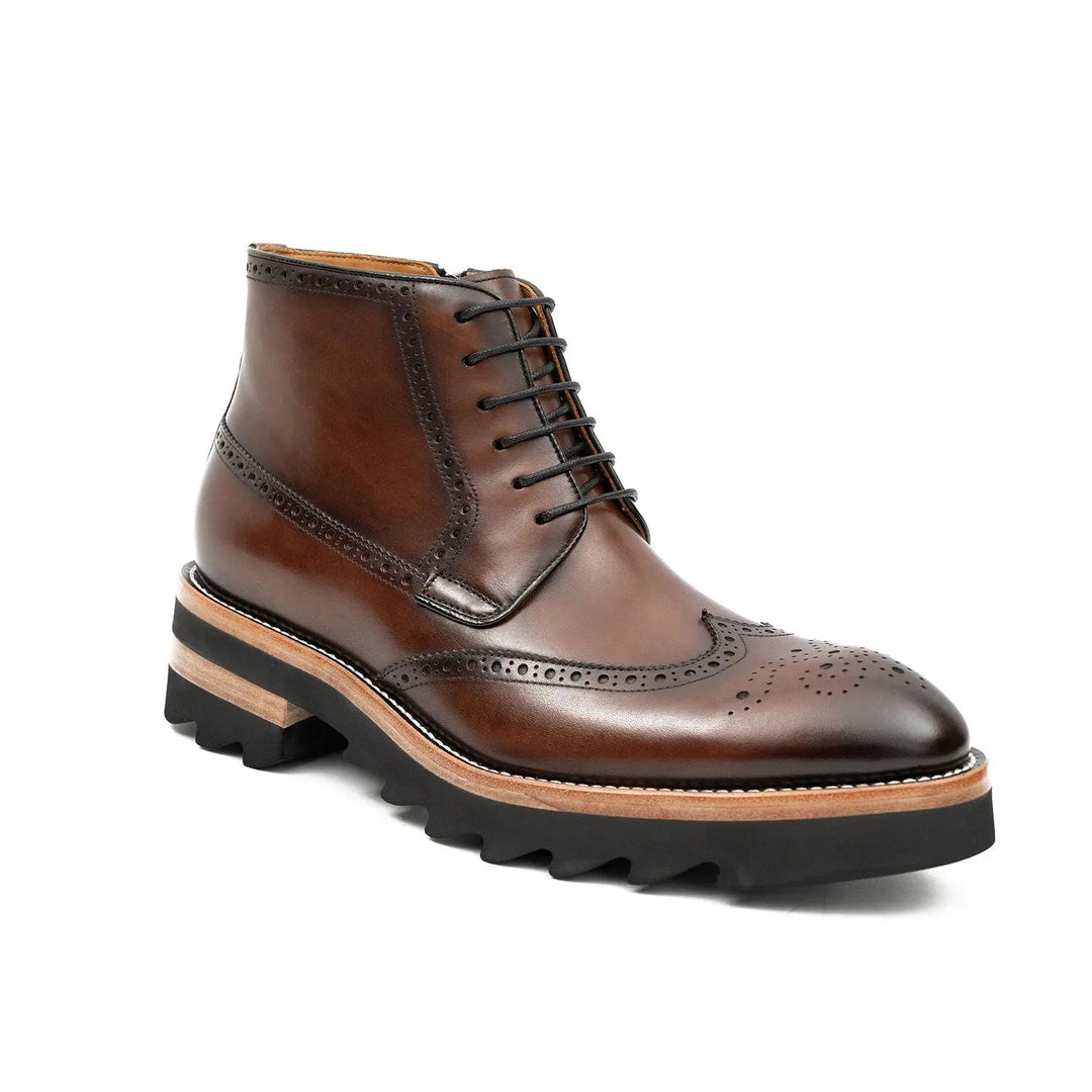 DV DIVINCH men’s shoes, handcrafted leather shoes, calfskin footwear, men’s designer shoes, leather dress shoes, brogue shoes, Derby shoes, Oxford shoes, monk strap shoes, Chelsea boots, lug sole footwear