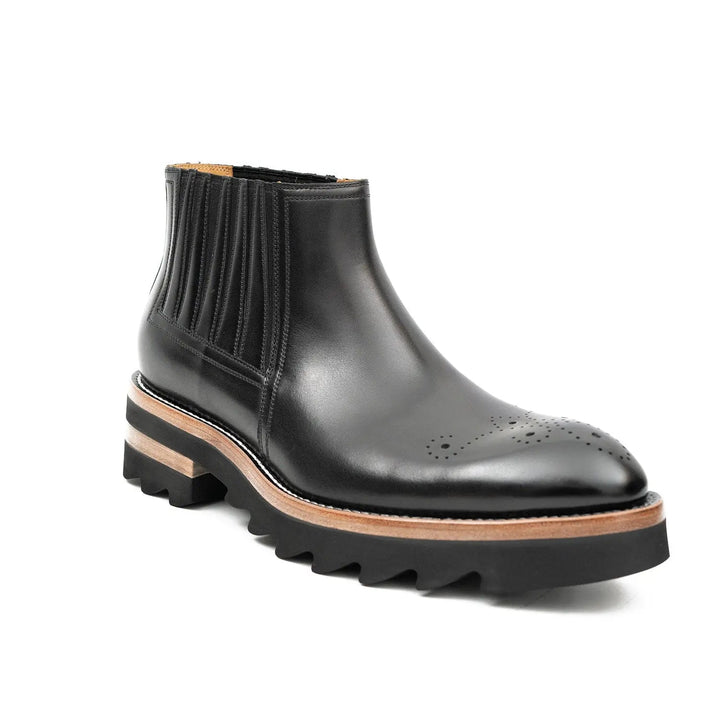 DV DIVINCH men’s shoes, handcrafted leather shoes, calfskin footwear, men’s designer shoes, leather dress shoes, brogue shoes, Derby shoes, Oxford shoes, monk strap shoes, Chelsea boots, lug sole footwear