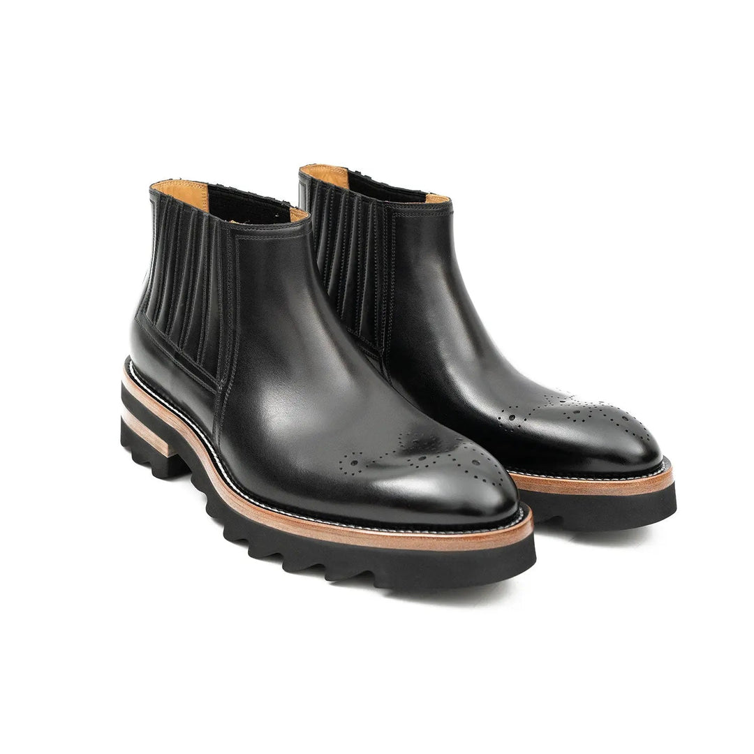 DV DIVINCH men’s shoes, handcrafted leather shoes, calfskin footwear, men’s designer shoes, leather dress shoes, brogue shoes, Derby shoes, Oxford shoes, monk strap shoes, Chelsea boots, lug sole footwear