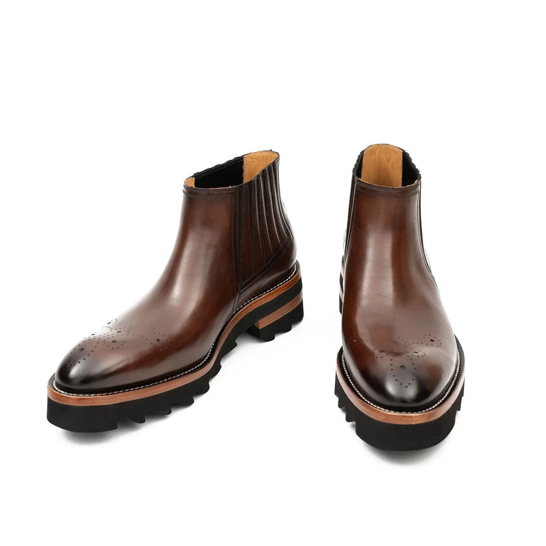 DV DIVINCH men’s shoes, handcrafted leather shoes, calfskin footwear, men’s designer shoes, leather dress shoes, brogue shoes, Derby shoes, Oxford shoes, monk strap shoes, Chelsea boots, lug sole footwear