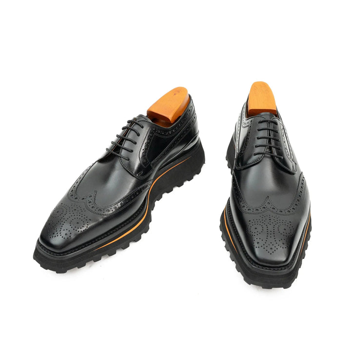 DV DIVINCH men’s shoes, handcrafted leather shoes, calfskin footwear, men’s designer shoes, leather dress shoes, brogue shoes, Derby shoes, Oxford shoes, monk strap shoes, Chelsea boots, lug sole footwear