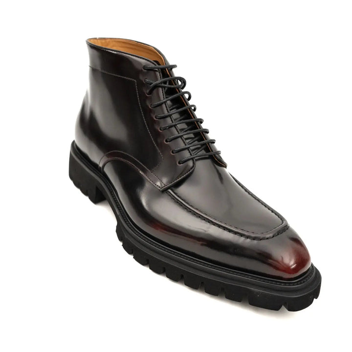 DV DIVINCH men’s shoes, handcrafted leather shoes, calfskin footwear, men’s designer shoes, leather dress shoes, brogue shoes, Derby shoes, Oxford shoes, monk strap shoes, Chelsea boots, lug sole footwear