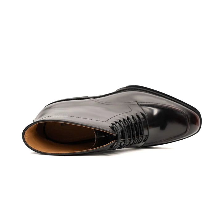 DV DIVINCH men’s shoes, handcrafted leather shoes, calfskin footwear, men’s designer shoes, leather dress shoes, brogue shoes, Derby shoes, Oxford shoes, monk strap shoes, Chelsea boots, lug sole footwear