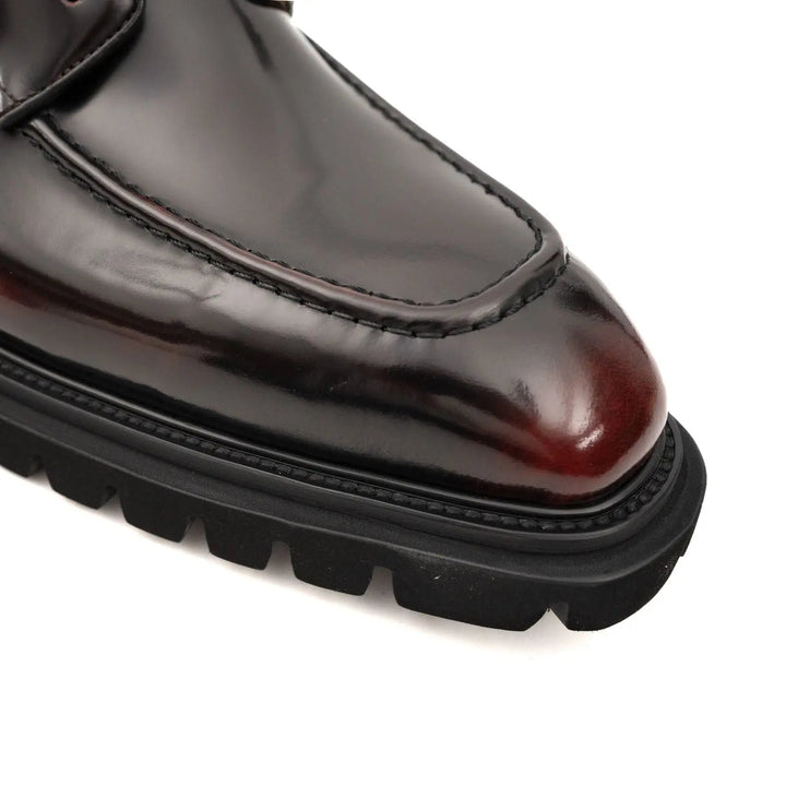 DV DIVINCH men’s shoes, handcrafted leather shoes, calfskin footwear, men’s designer shoes, leather dress shoes, brogue shoes, Derby shoes, Oxford shoes, monk strap shoes, Chelsea boots, lug sole footwear