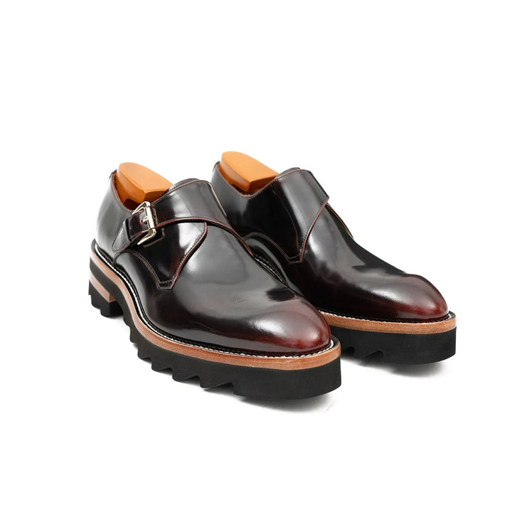 DV DIVINCH men’s shoes, handcrafted leather shoes, calfskin footwear, men’s designer shoes, leather dress shoes, brogue shoes, Derby shoes, Oxford shoes, monk strap shoes, Chelsea boots, lug sole footwear