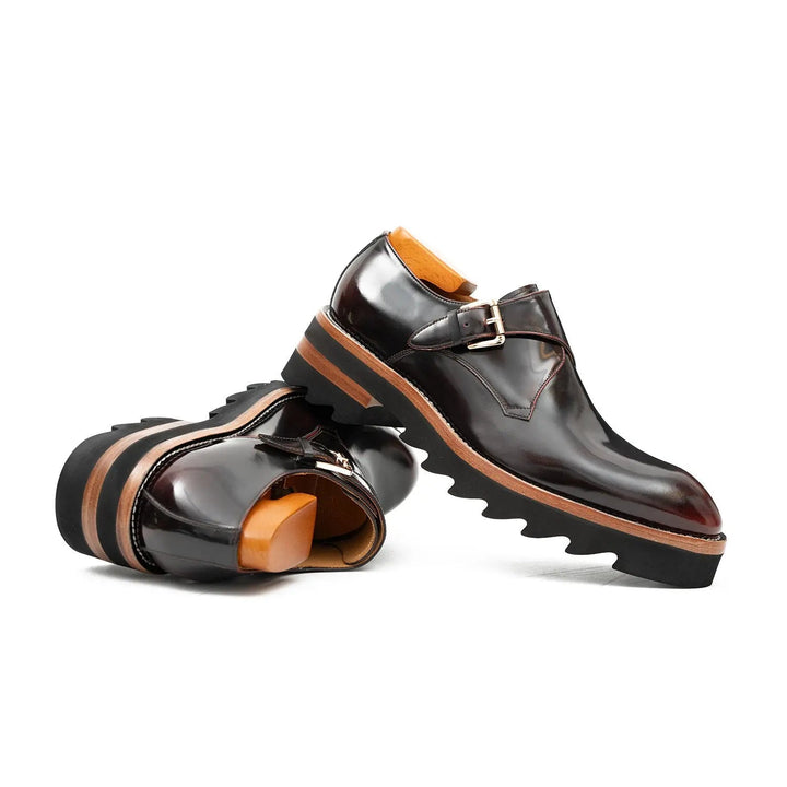 DV DIVINCH men’s shoes, handcrafted leather shoes, calfskin footwear, men’s designer shoes, leather dress shoes, brogue shoes, Derby shoes, Oxford shoes, monk strap shoes, Chelsea boots, lug sole footwear