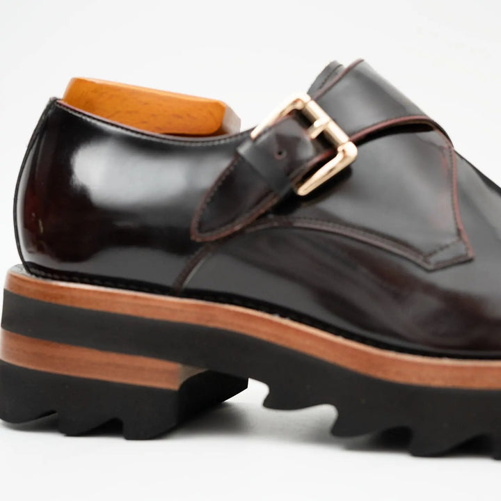 DV DIVINCH men’s shoes, handcrafted leather shoes, calfskin footwear, men’s designer shoes, leather dress shoes, brogue shoes, Derby shoes, Oxford shoes, monk strap shoes, Chelsea boots, lug sole footwear