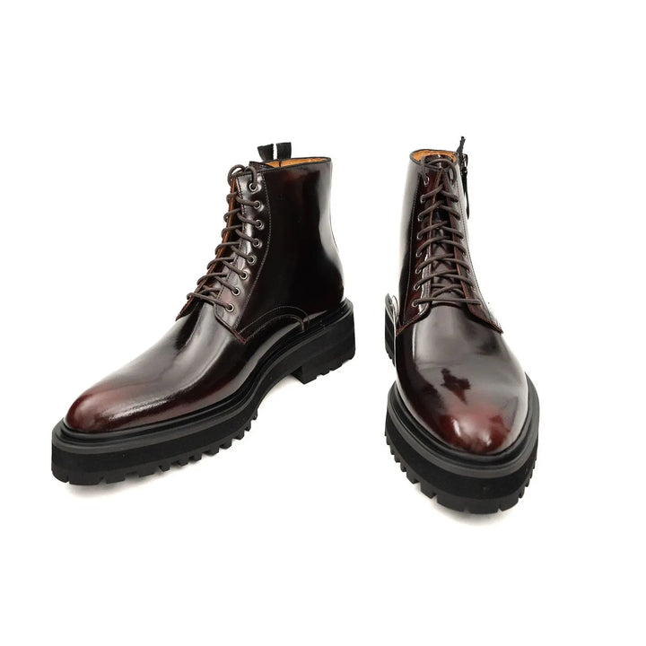 DV DIVINCH men’s shoes, handcrafted leather shoes, calfskin footwear, men’s designer shoes, leather dress shoes, brogue shoes, Derby shoes, Oxford shoes, monk strap shoes, Chelsea boots, lug sole footwear