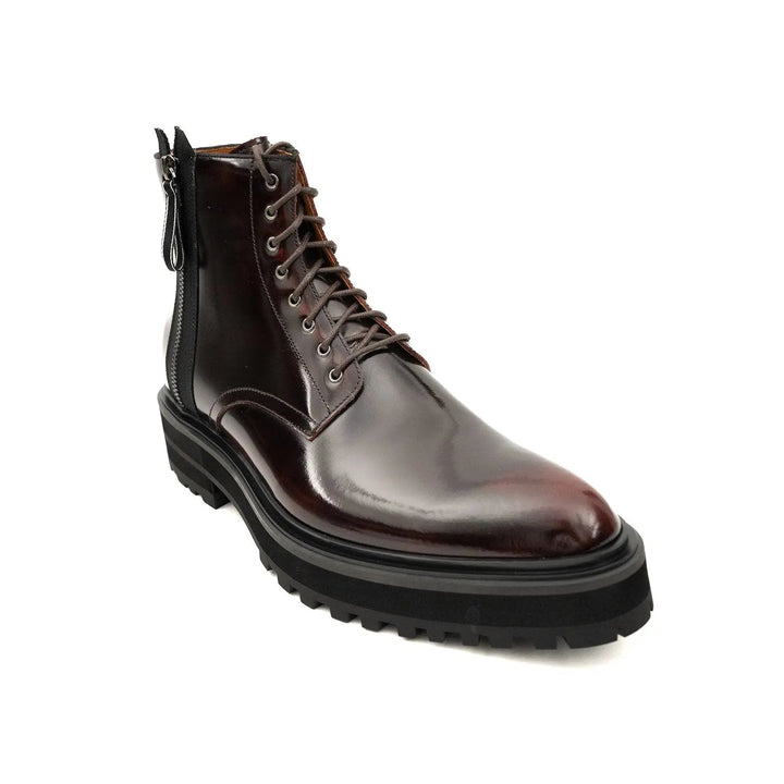 DV DIVINCH men’s shoes, handcrafted leather shoes, calfskin footwear, men’s designer shoes, leather dress shoes, brogue shoes, Derby shoes, Oxford shoes, monk strap shoes, Chelsea boots, lug sole footwear
