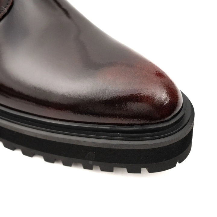 DV DIVINCH men’s shoes, handcrafted leather shoes, calfskin footwear, men’s designer shoes, leather dress shoes, brogue shoes, Derby shoes, Oxford shoes, monk strap shoes, Chelsea boots, lug sole footwear