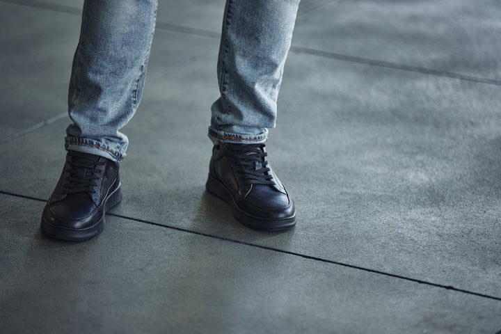 CALTO - Y7111 - 2.6 Inches Taller (Black) - Elevated Pebble Grain Leather Sneakers