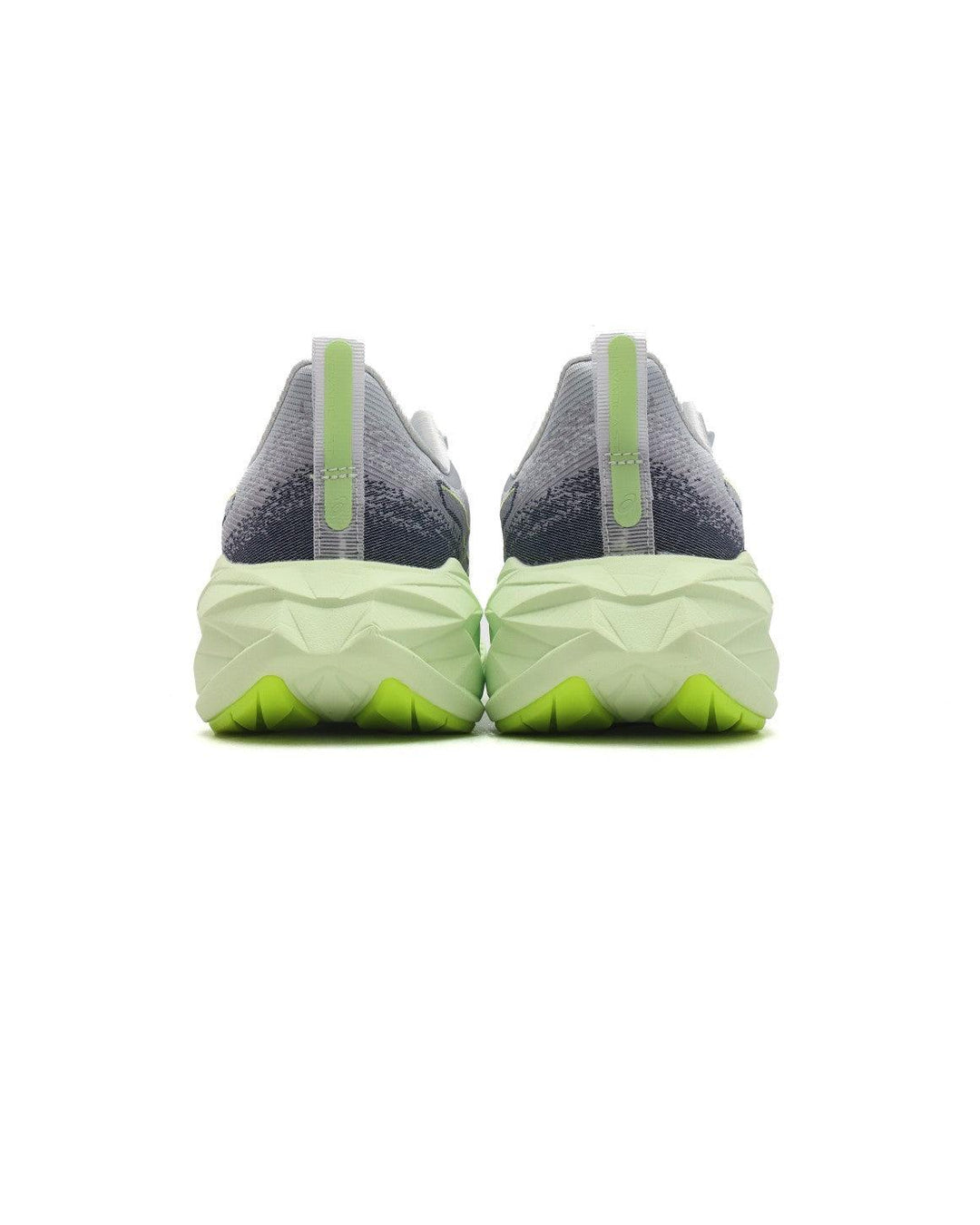 Asics Novablast 4 &