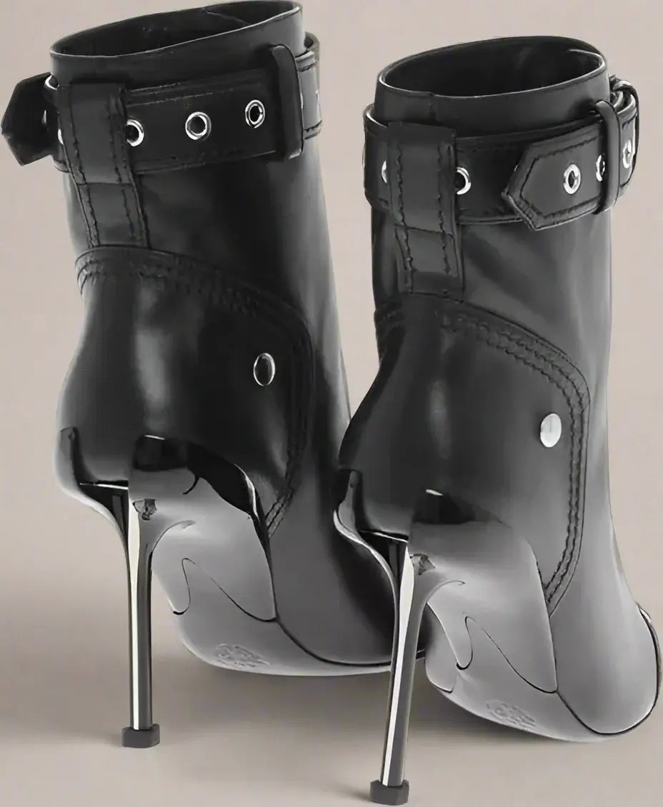 Alexander McQueen Front Zipped Leather Booties with Stiletto Heel 10cm