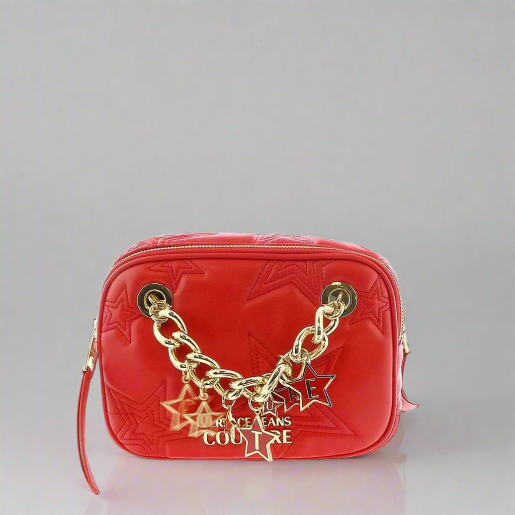 Versace Jeans Couture crossbody bag in red synthetic leather with gold emblem and chain details, dimensions 21.5x15x7.5 cm.