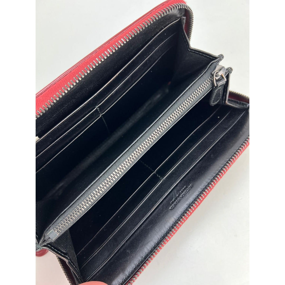 Bottega Veneta Burgundy Intrecciato leather zip wallet clutch – STORE 7994