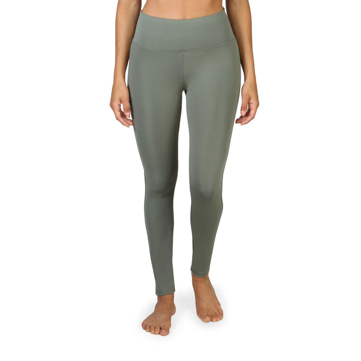 BodyBoo seamless shapewear for women – made in Italy BodyBoo sculpting bodysuit with tummy control BodyBoo high-waist shaping shorts in nude and black Italian BodyBoo compression leggings – firm control BodyBoo invisible control briefs for smooth silhouet