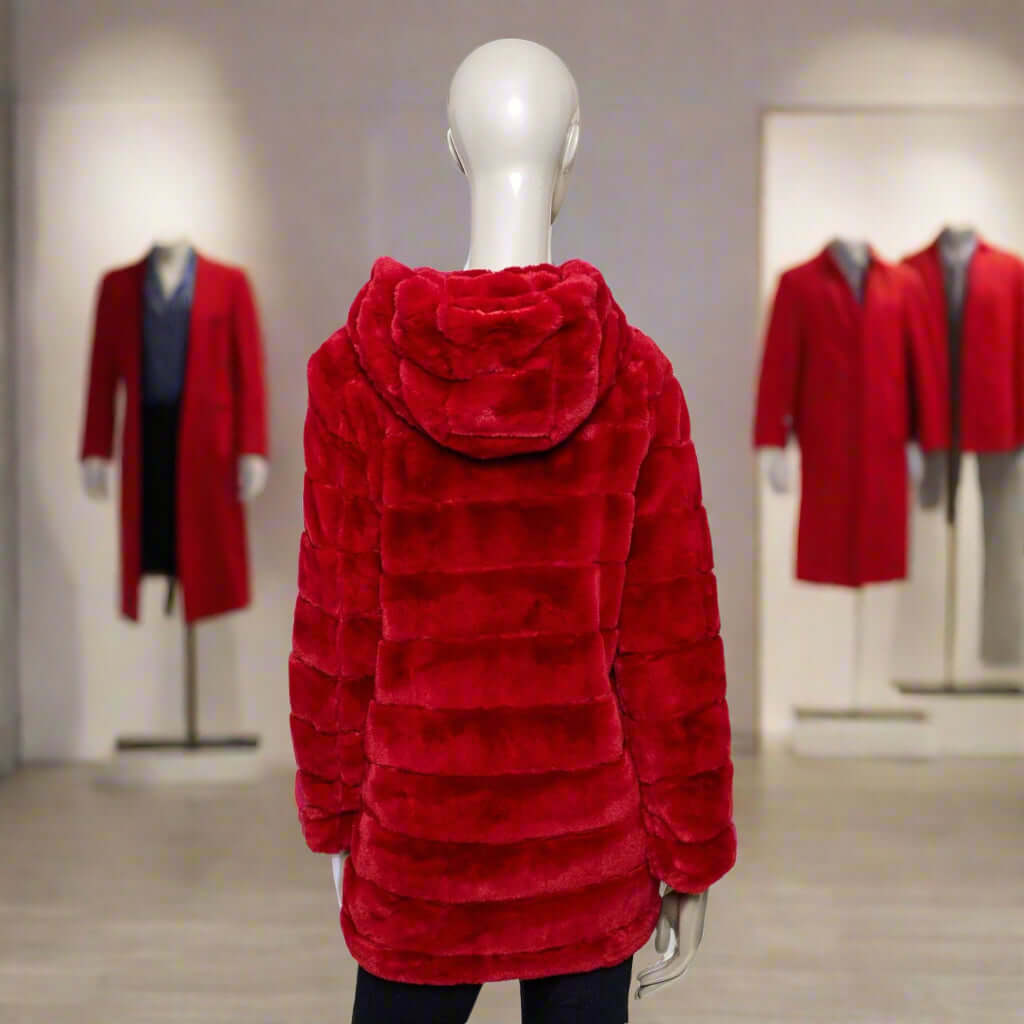 Comfortable Italian designed coats & jackets in mid, 3/4 and hooded designs