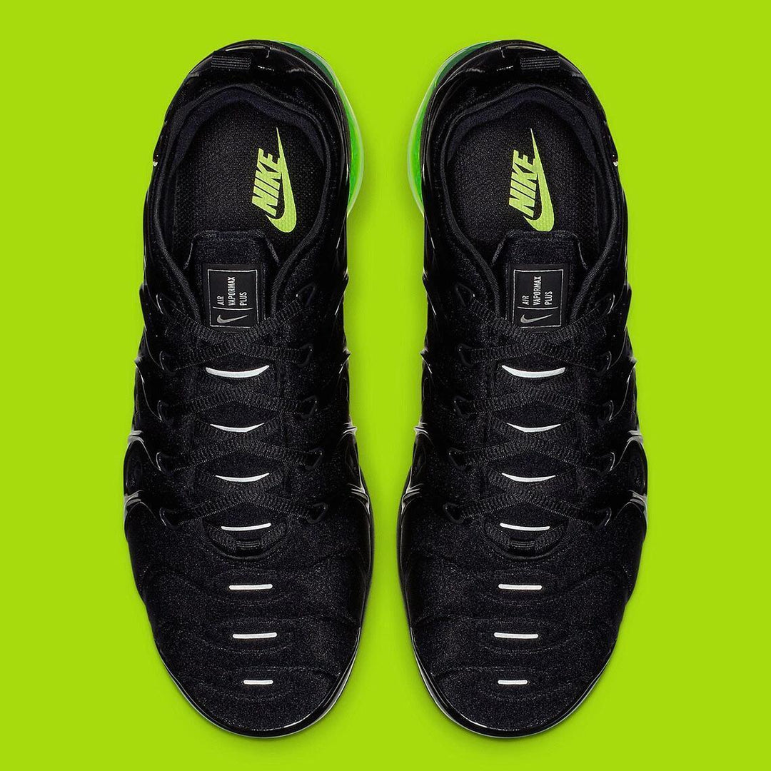 Nike Air VaporMax Plus &