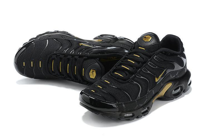 Nike Air Max Plus &