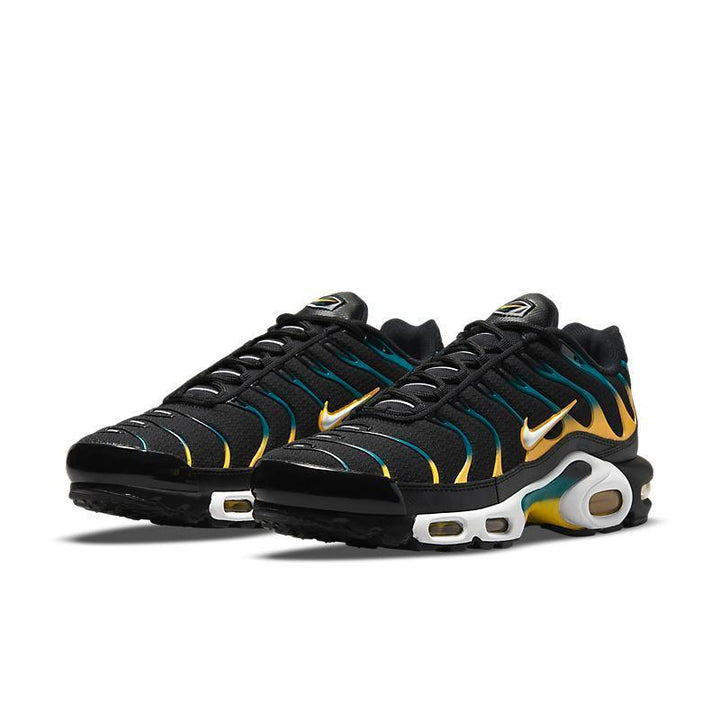 Nike Air Max Plus &