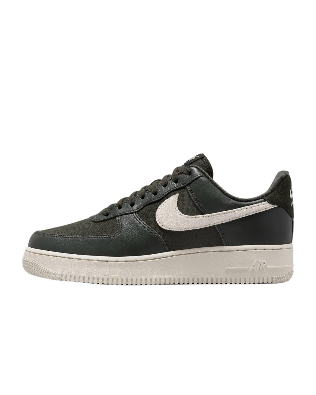 Nike Air Force 1 &