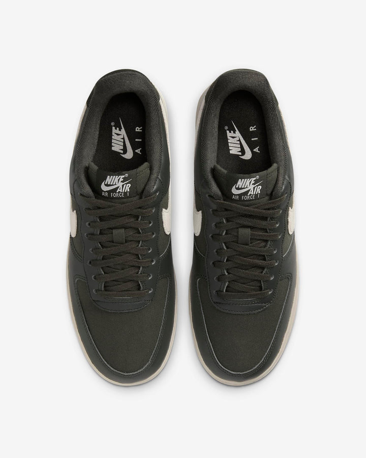 Nike Air Force 1 &