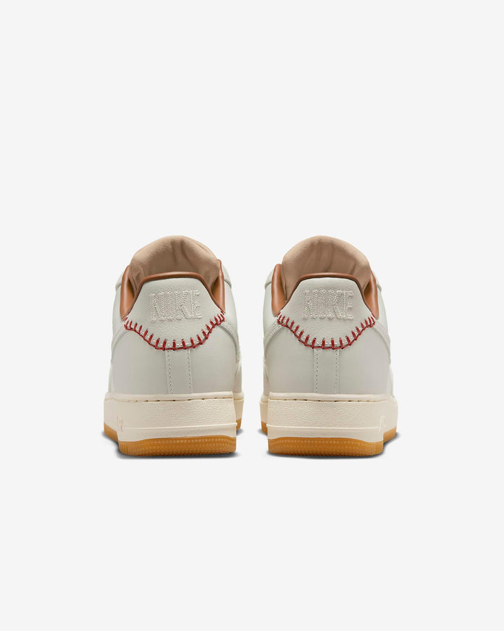 Nike Air Force 1 Low &