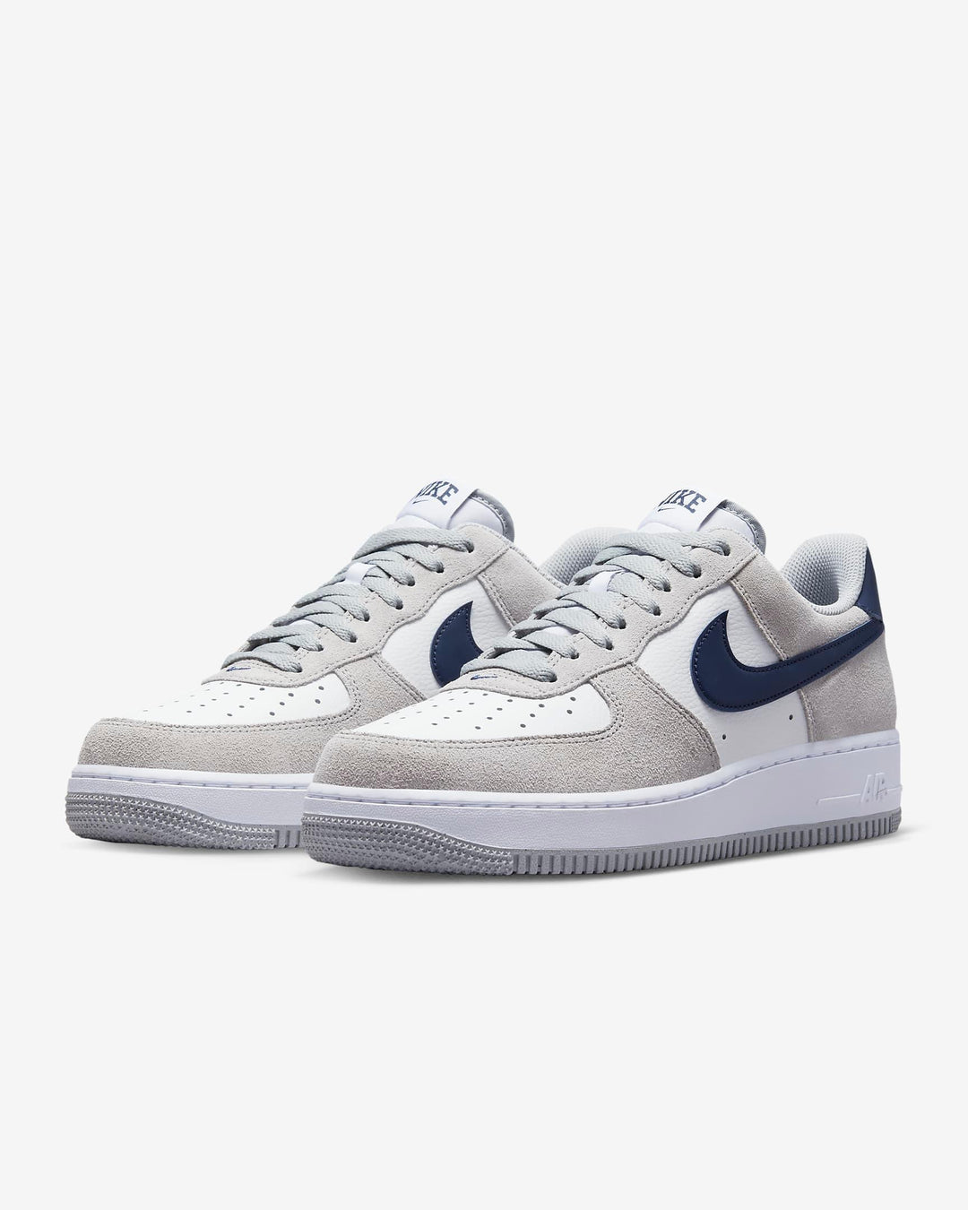 Nike Air Force 1 Low &