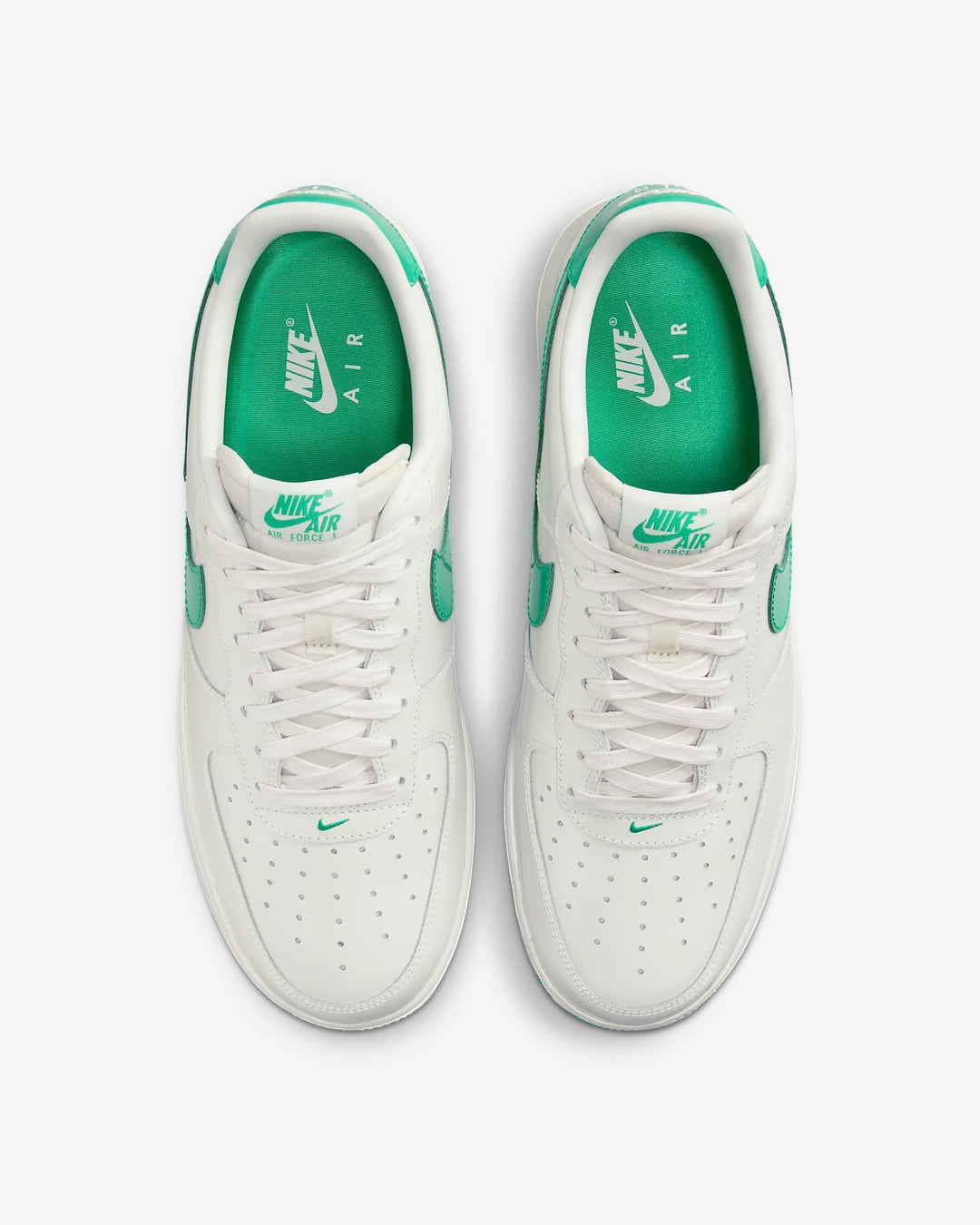 Nike Air Force 1 &