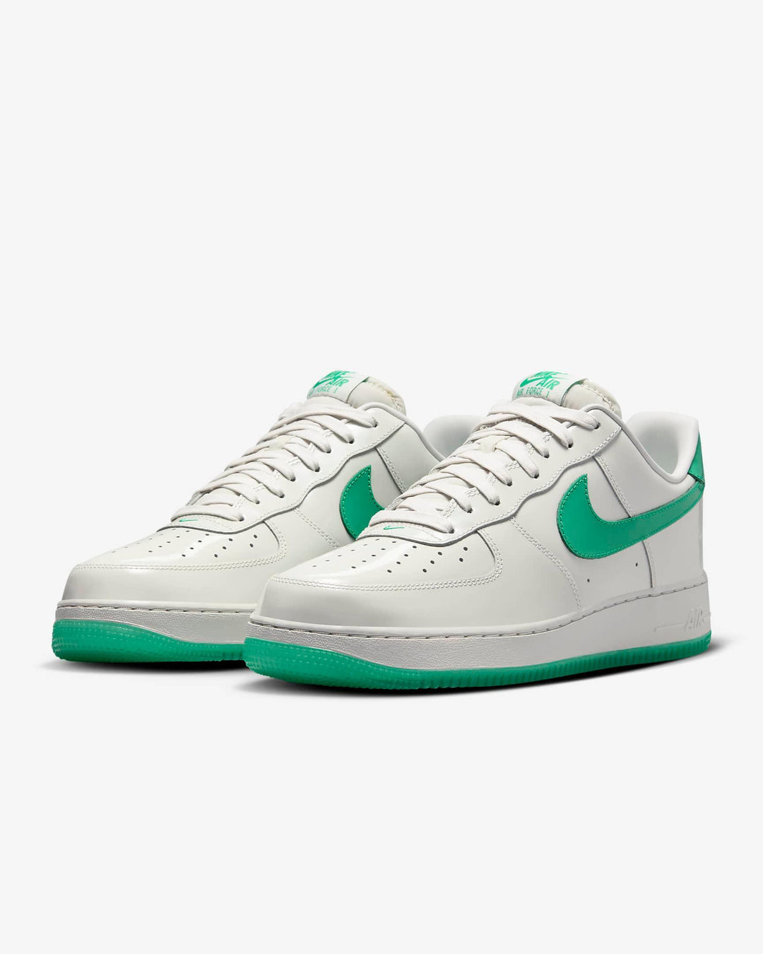Nike Air Force 1 &