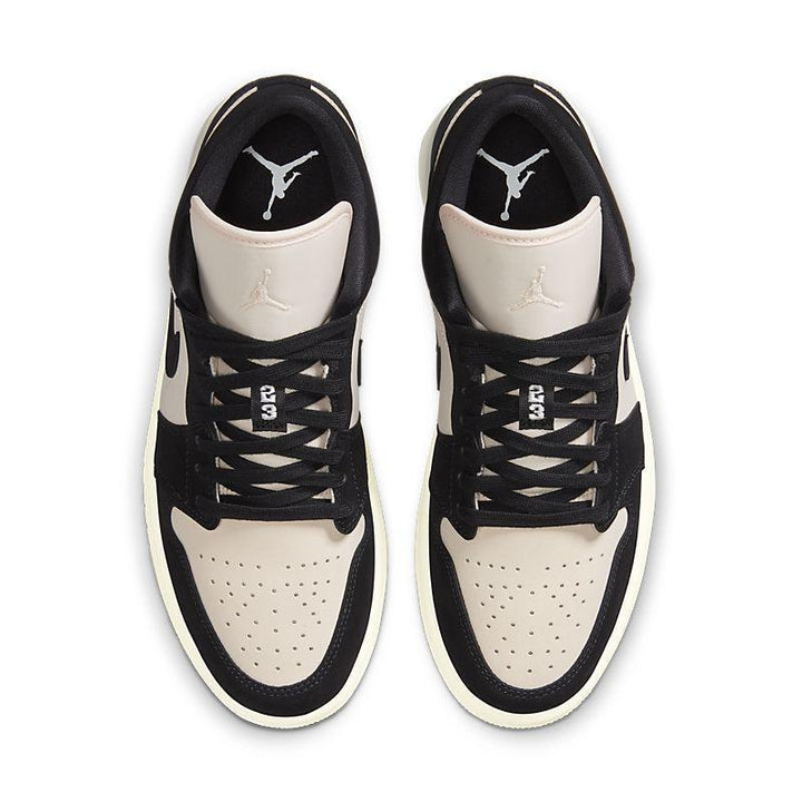 Air Jordan 1 Low &
