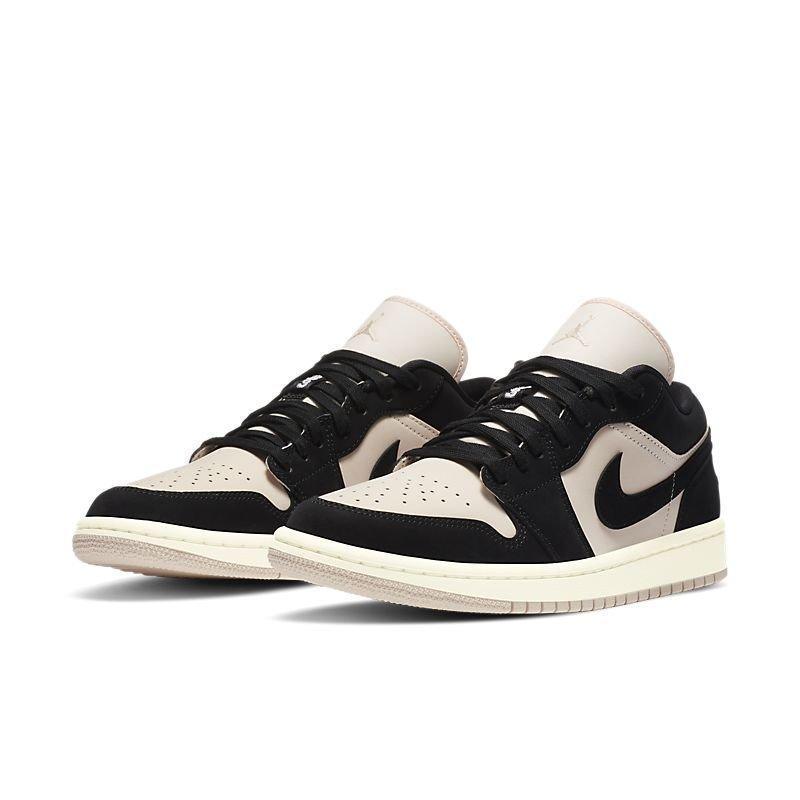 Air Jordan 1 Low &