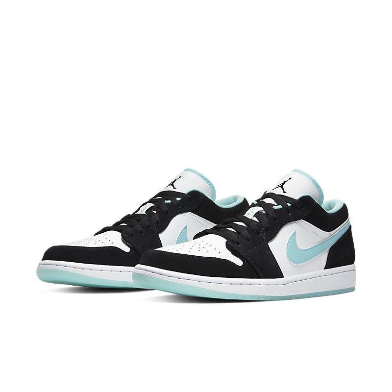 Air Jordan 1 Low &