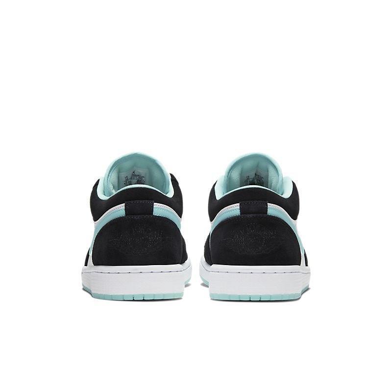Air Jordan 1 Low &