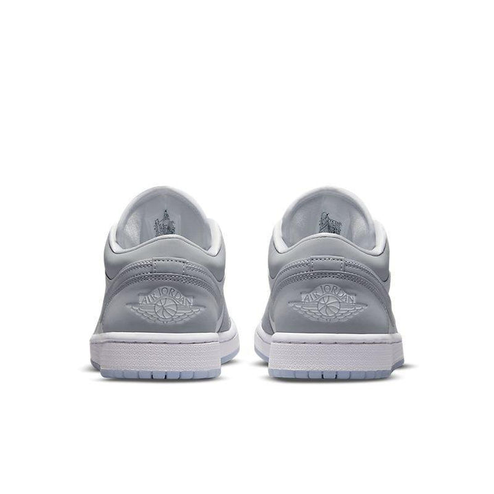 Air Jordan 1 Low &