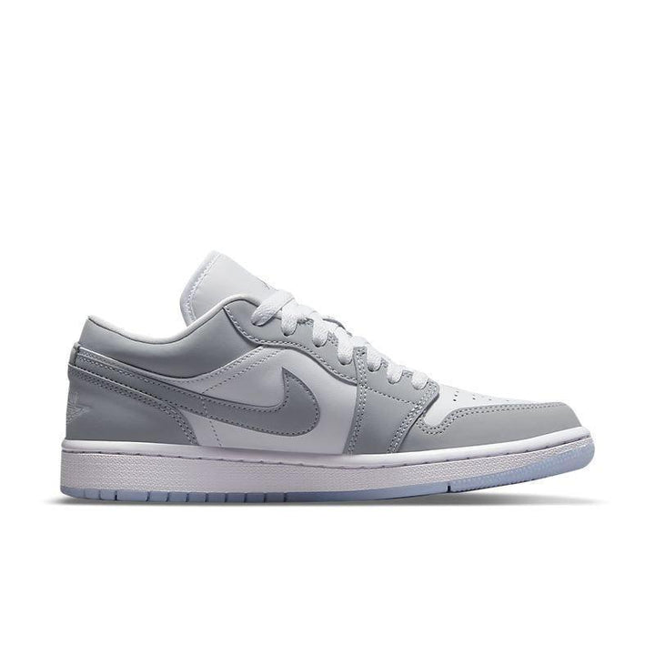 Air Jordan 1 Low &